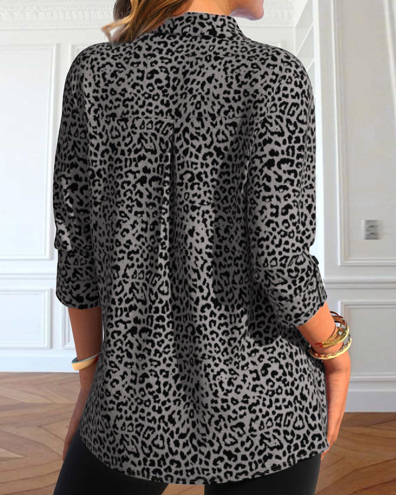 Casual skjorte med rødt leopardprint