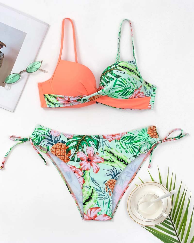 Sexet bikini med print og flettet design